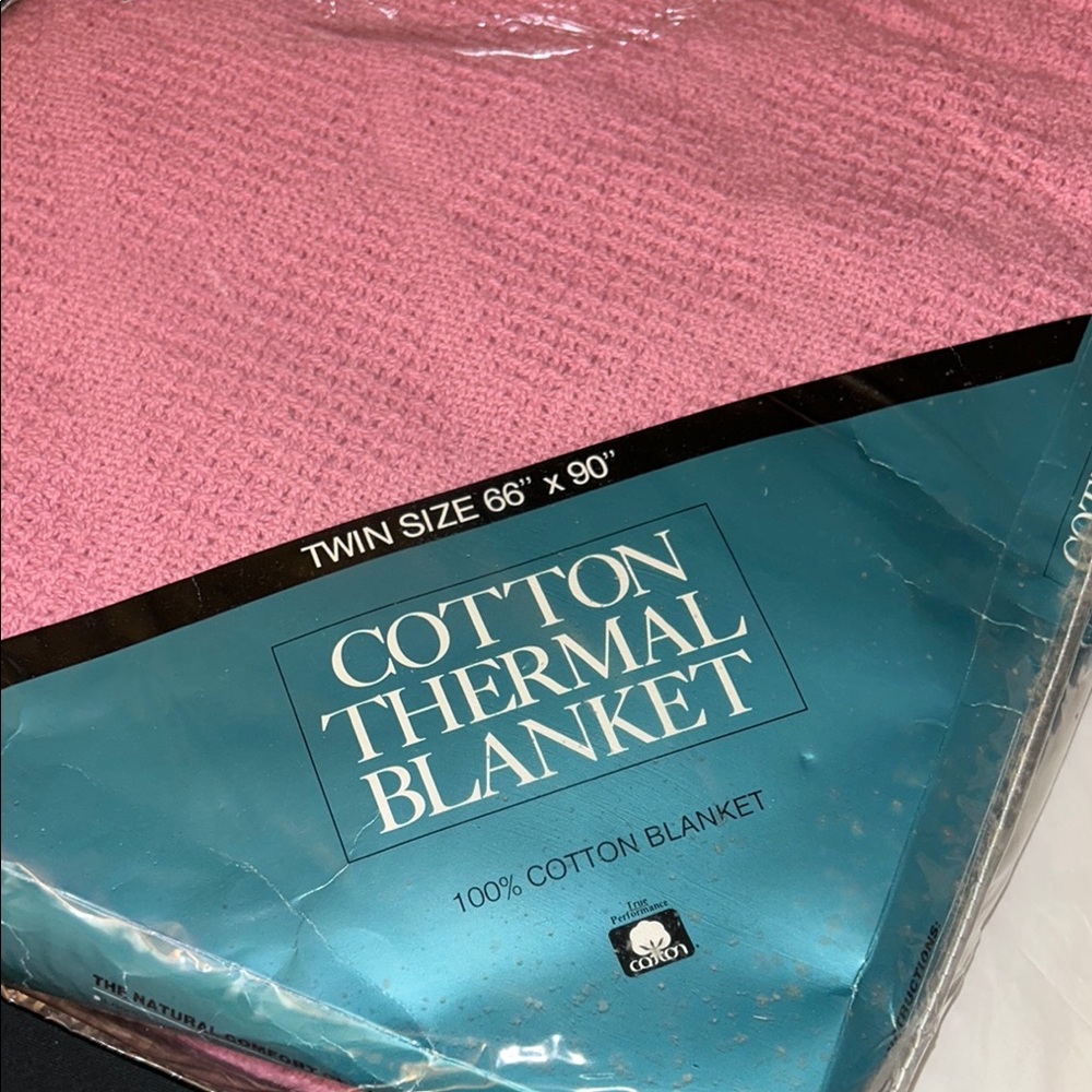 NWT Twin size Cotton Thermal Blanket - Pink - Picture 2 of 5